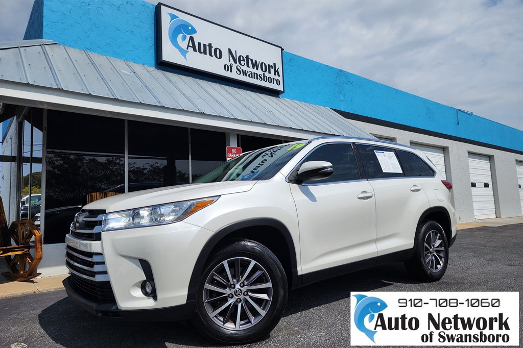 2019 Toyota Highlander XLE photo 1