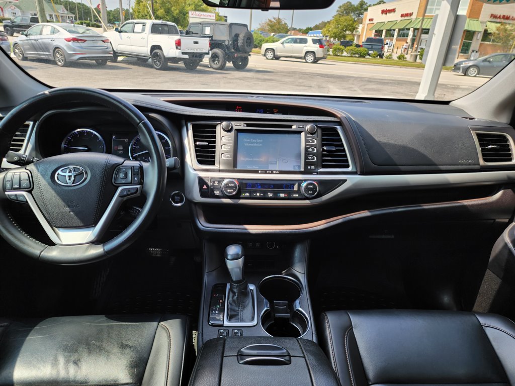 2019 Toyota Highlander XLE photo 22