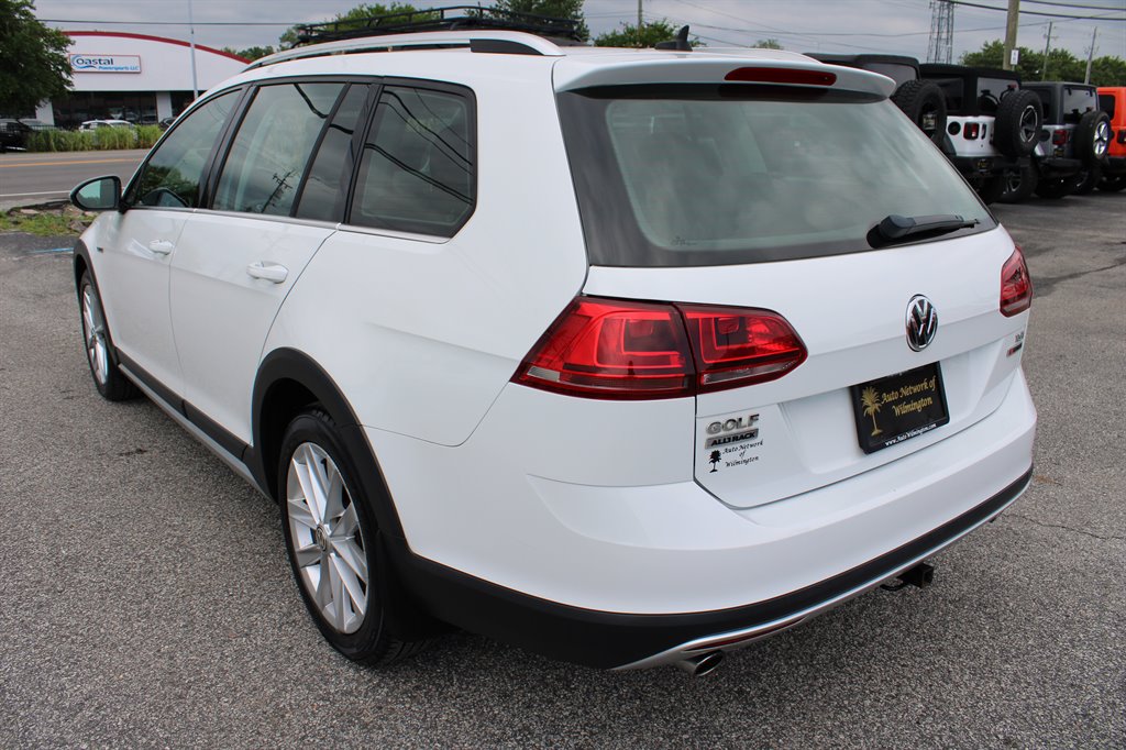 2017 Volkswagen Golf Alltrack Alltrack SE photo 9