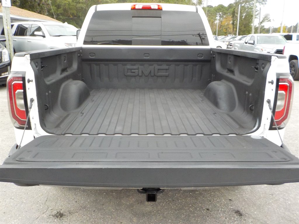 2017 GMC Sierra 1500 SLT photo 16