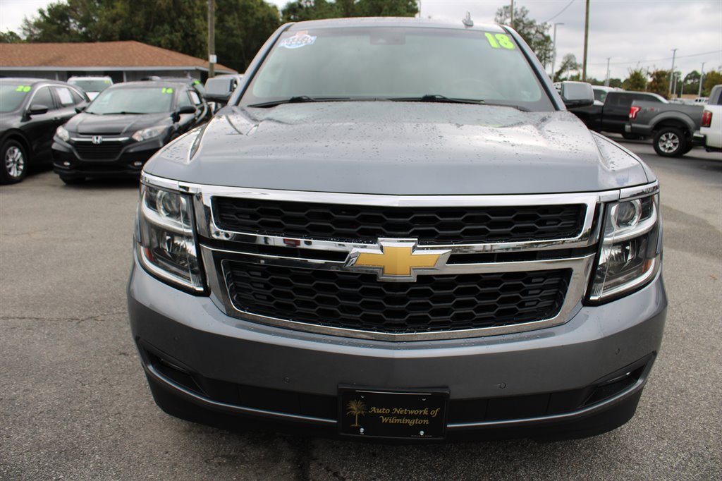 2018 Chevrolet Suburban LT photo 4