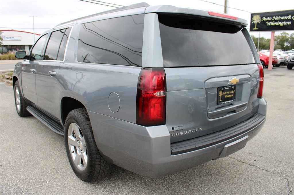 2018 Chevrolet Suburban LT photo 9