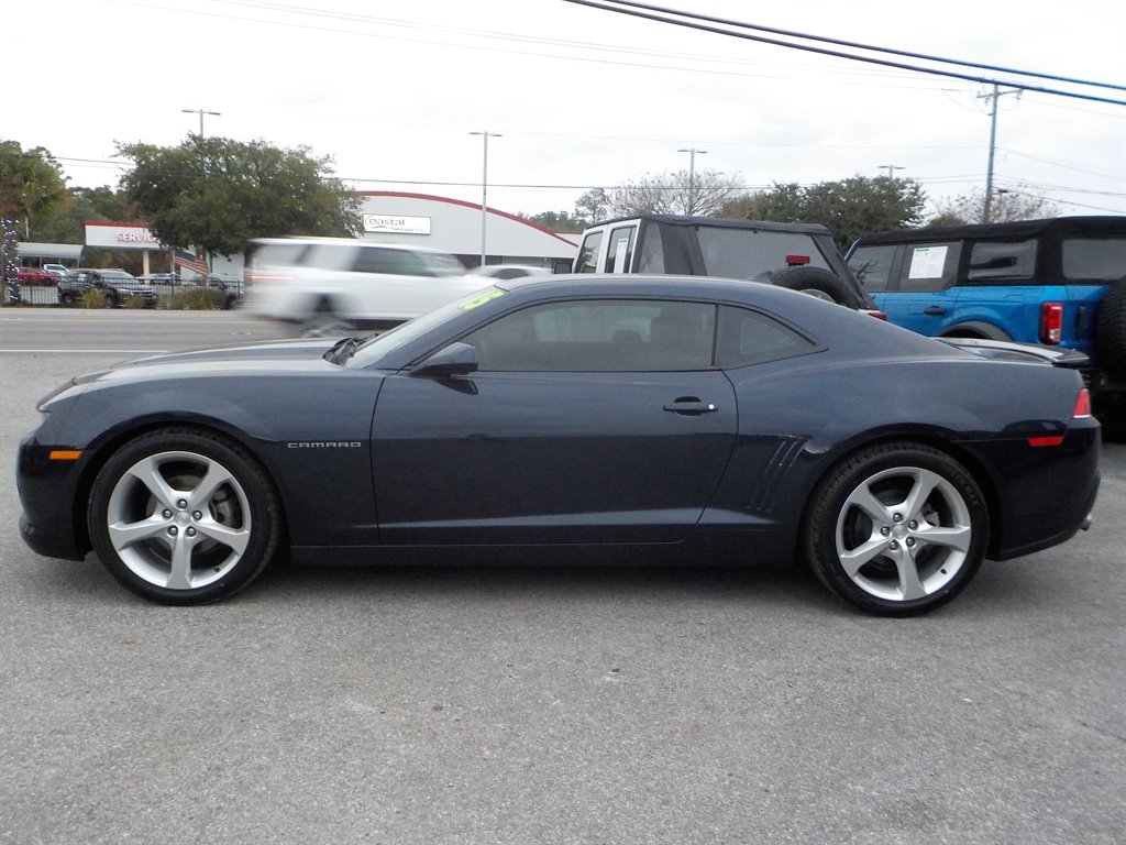 2015 Chevrolet Camaro 1LT photo 2