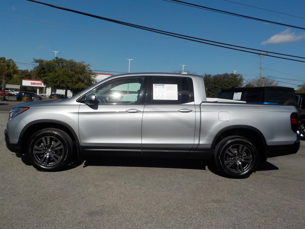 2019 Honda Ridgeline Sport photo 2