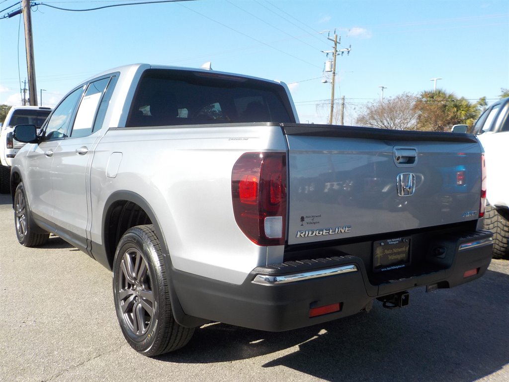 2019 Honda Ridgeline Sport photo 9