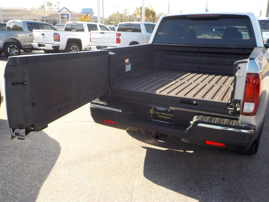 2019 Honda Ridgeline Sport photo 16