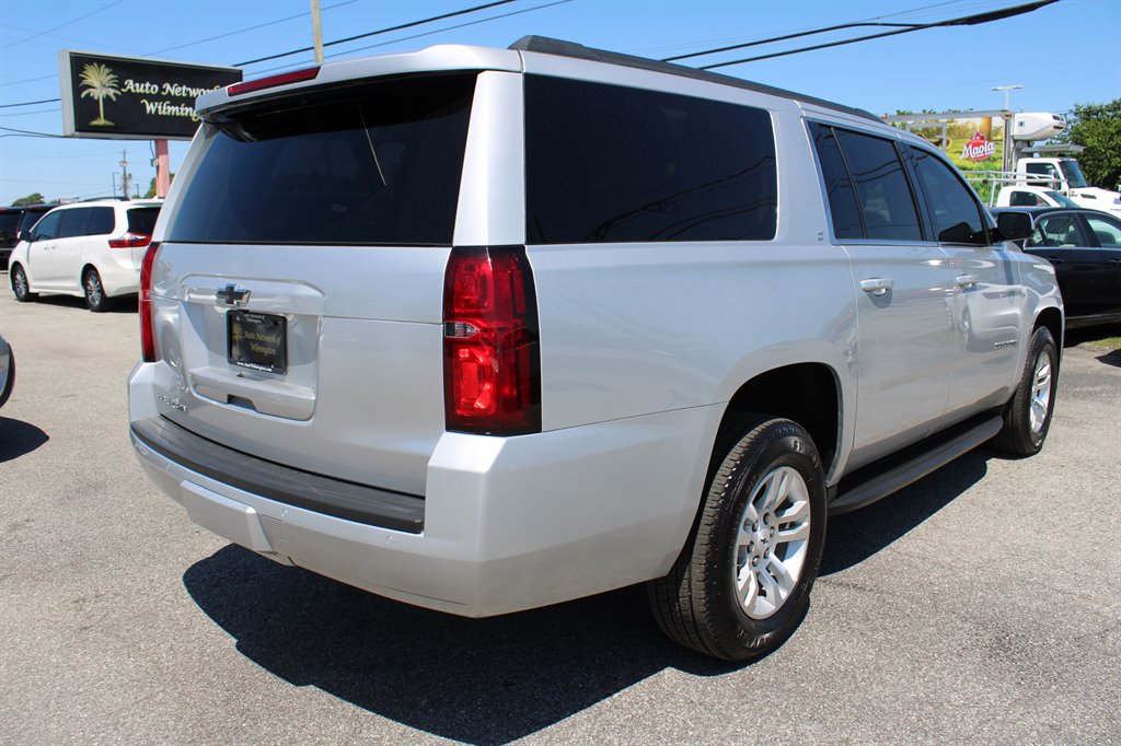 2019 Chevrolet Suburban LT photo 7