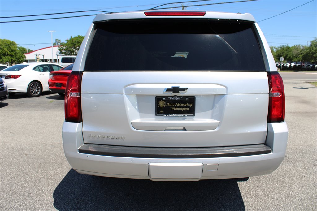 2019 Chevrolet Suburban LT photo 8