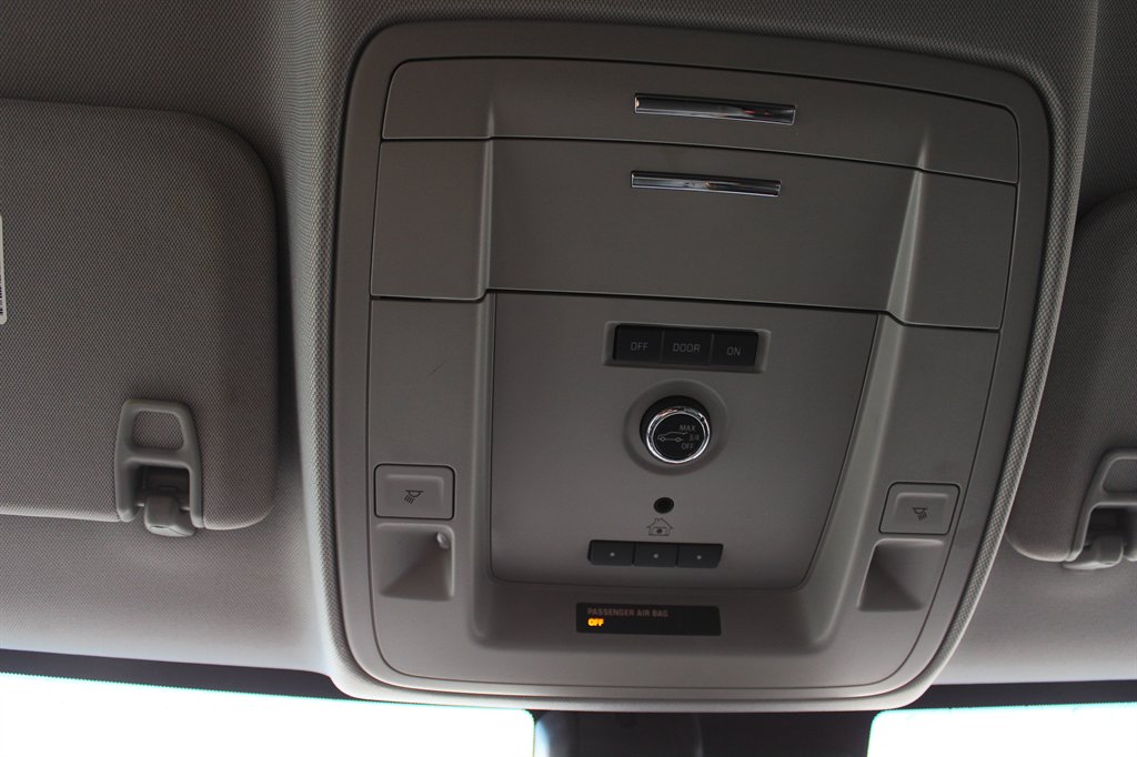 2020 Chevrolet Suburban Premier - Photo 32