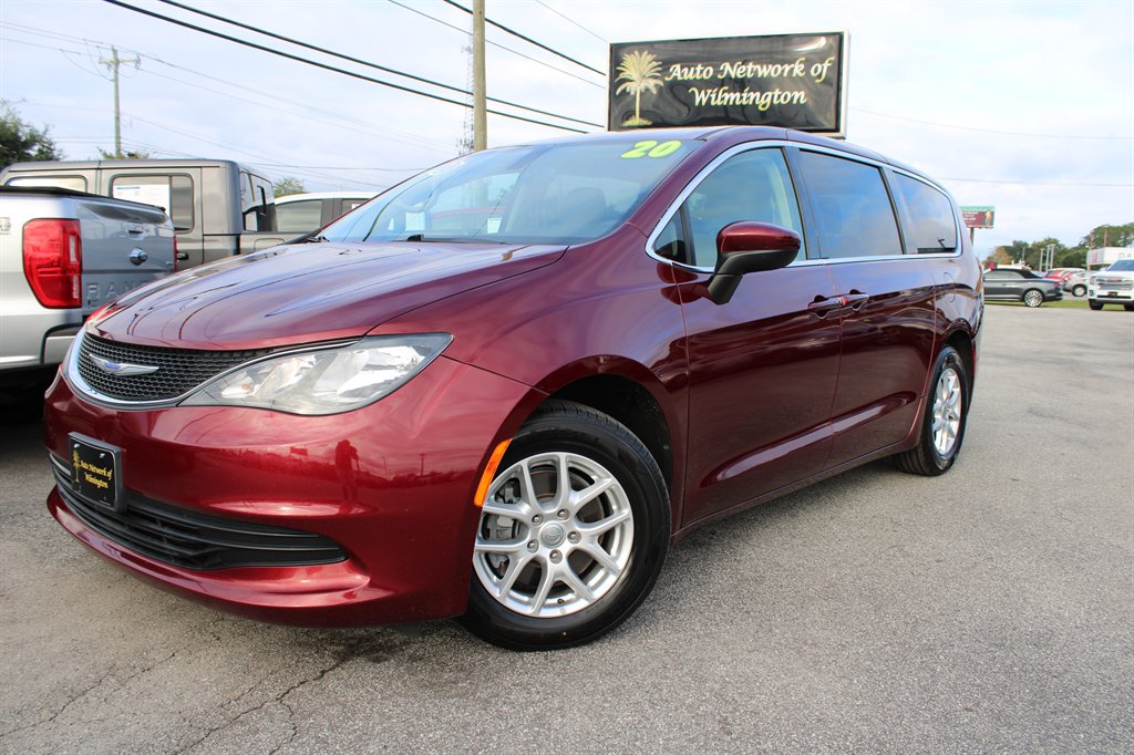 2020 Chrysler Voyager