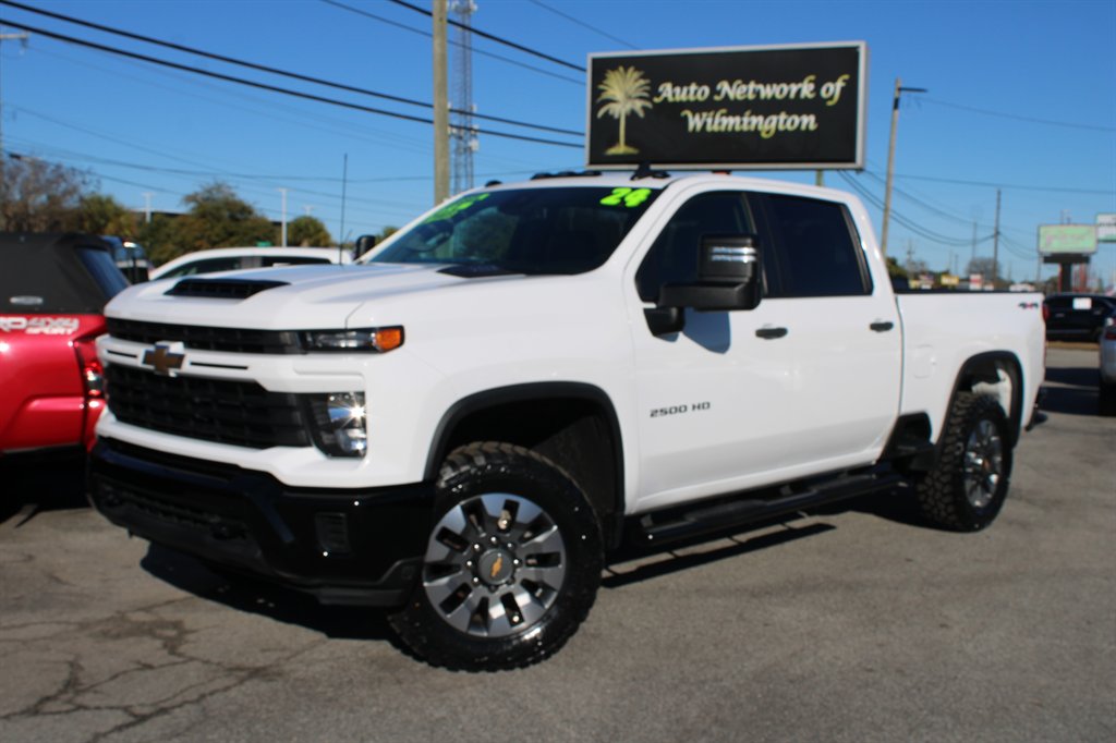 2024 Chevrolet Silverado 2500HD Custom's photo