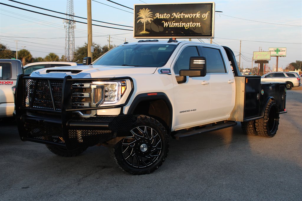 2022 GMC Sierra 3500 Chassis Cab SLE's photo