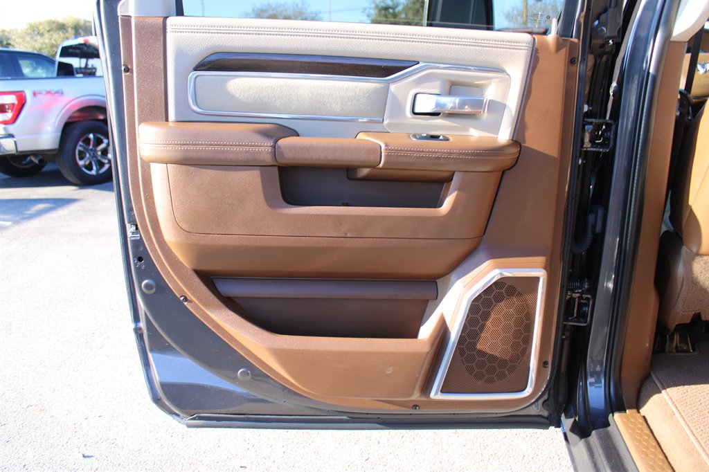 2023 RAM Ram 3500 Pickup Laramie - Photo 16