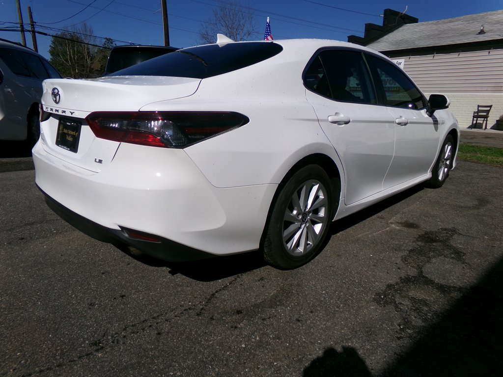 2023 Toyota Camry LE - Photo 9