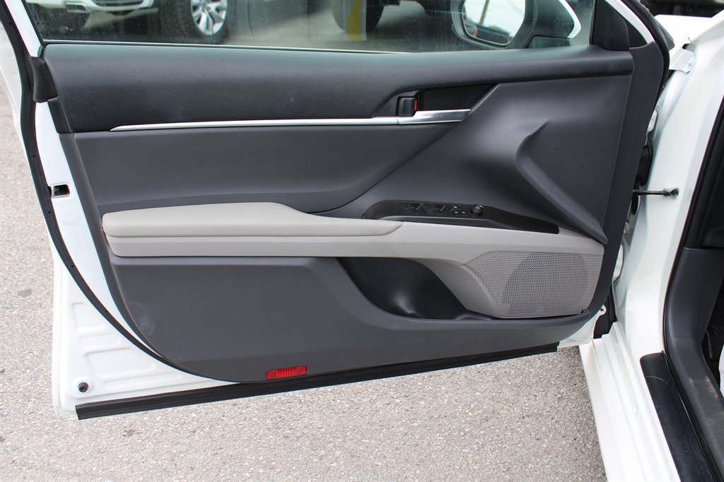 2023 Toyota Camry LE - Photo 11