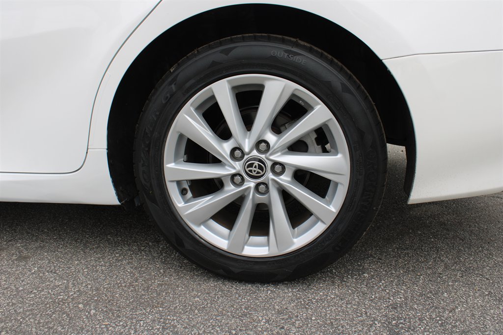 2023 Toyota Camry LE - Photo 10