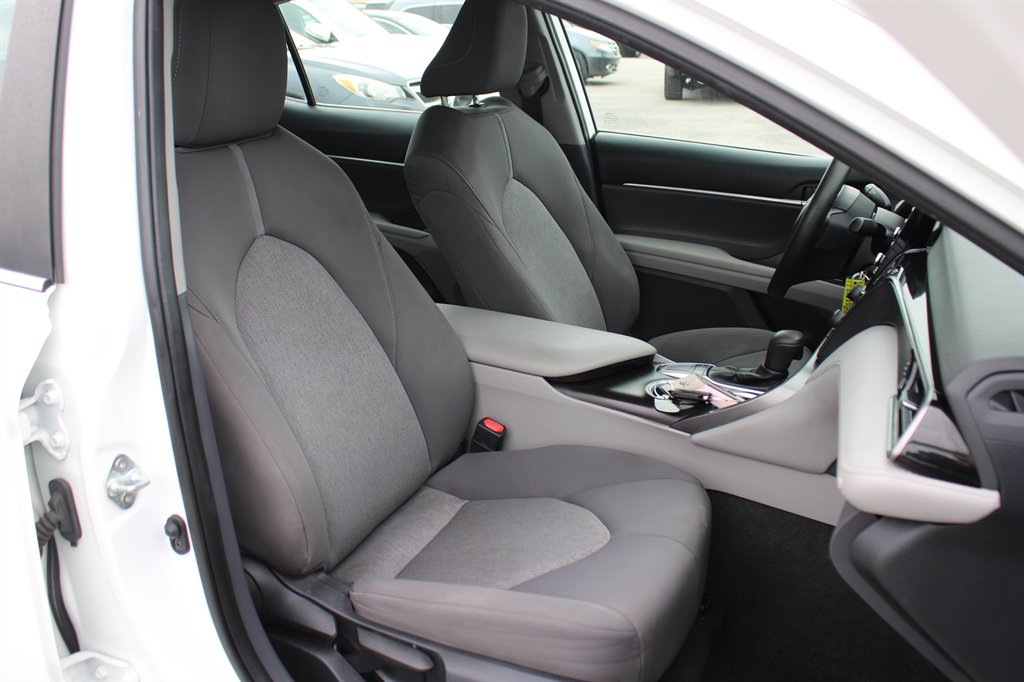 2023 Toyota Camry LE - Photo 18