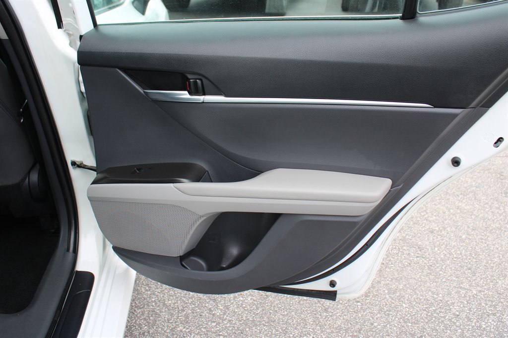 2023 Toyota Camry LE - Photo 15