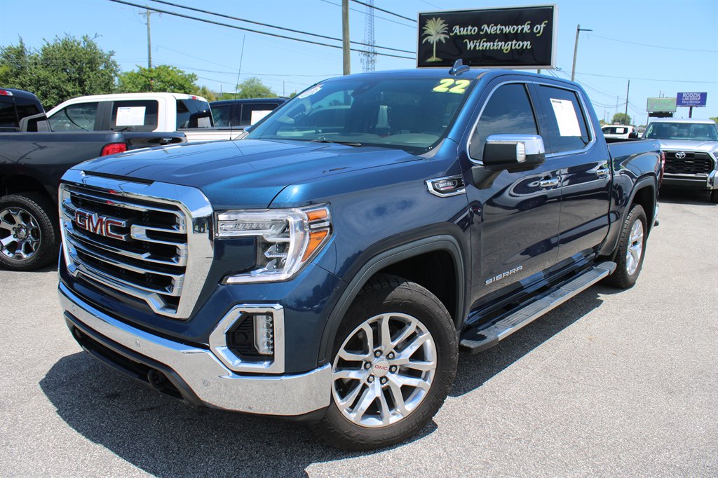 2022 GMC Sierra 4WD Crew Cab Short Box SLT's photo