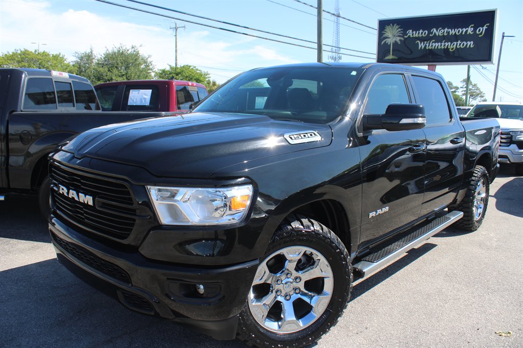 2021 RAM 1500 Big Horn/Lone Star 4x4 Crew Cab 5'7's photo