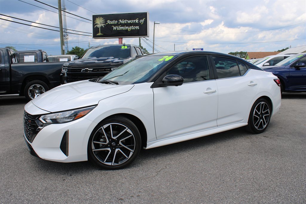 2025 Nissan Sentra SR CVT's photo