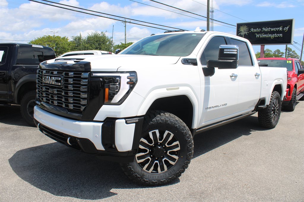 2025 GMC Sierra 4WD Crew Cab Long Box Denali Ultimate's photo