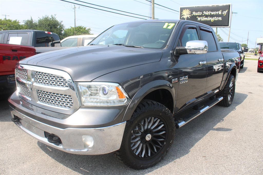 2017 RAM 1500 Laramie 4x4 Crew Cab 5'7's photo