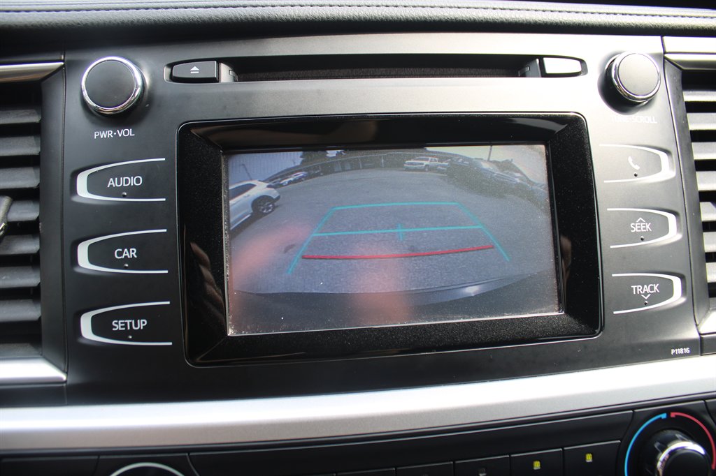 2019 Toyota Highlander LE - Photo 27