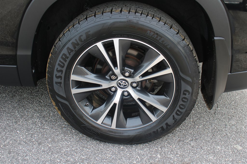 2019 Toyota Highlander LE - Photo 10